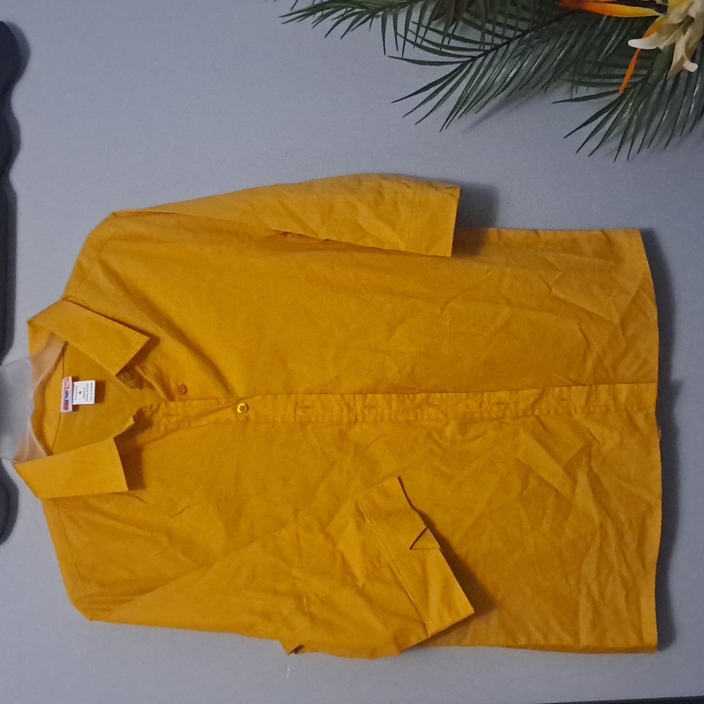 American Sweetheart Yellow Top Size Meduim  💛 PTP: 22"